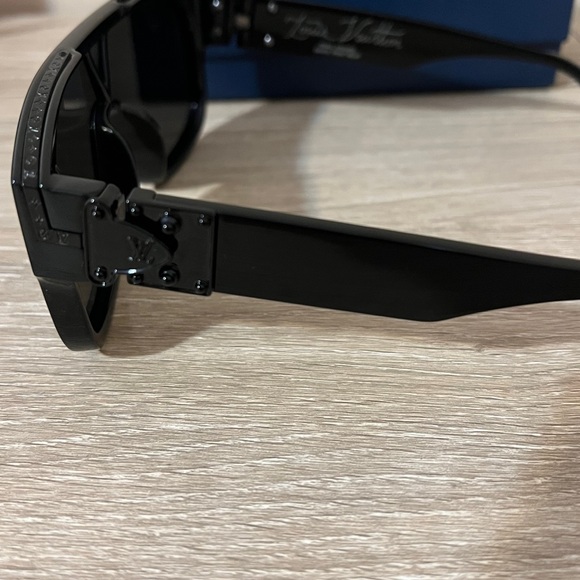 LOUIS VUITTON 1.1 Millionaires Sunglasses - Picture 8 of 14